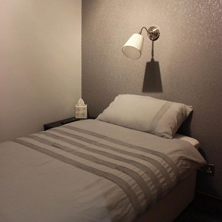 The New Lodge Pontardawe 外观 照片