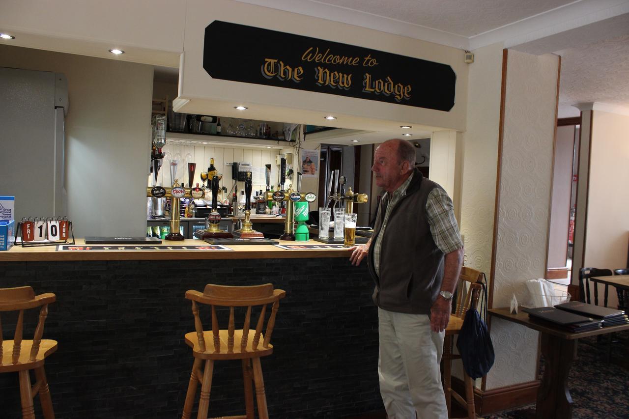 The New Lodge Pontardawe 外观 照片