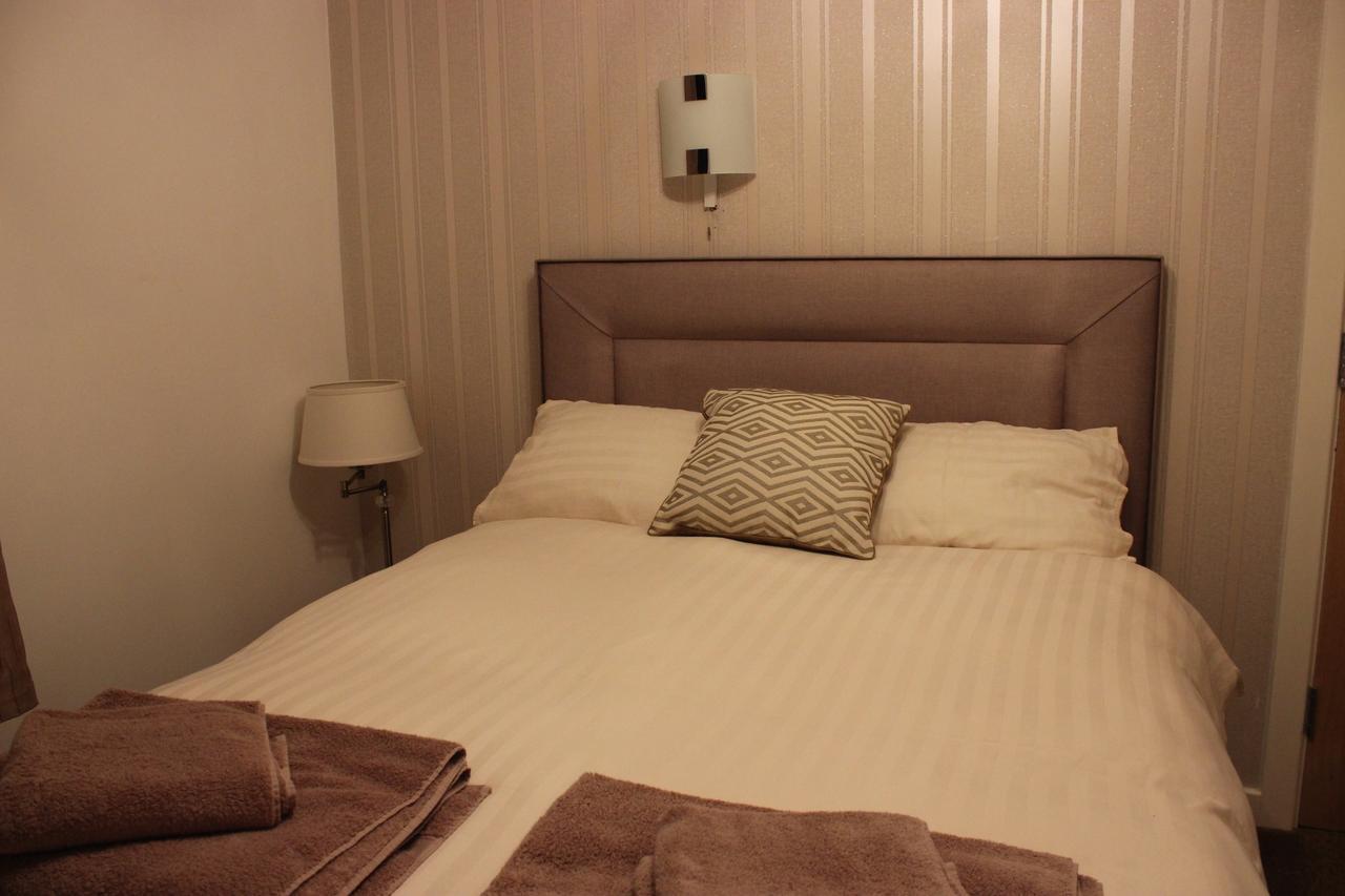 The New Lodge Pontardawe 外观 照片